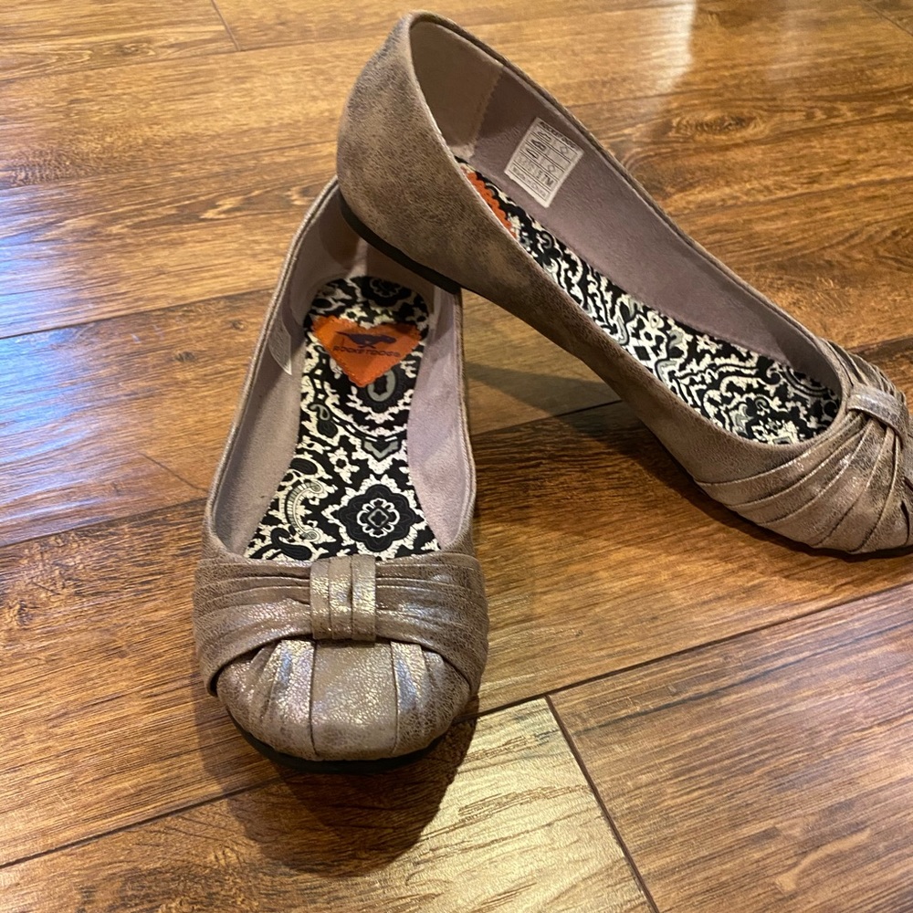 Women’s Flat Rocket Dog shoes